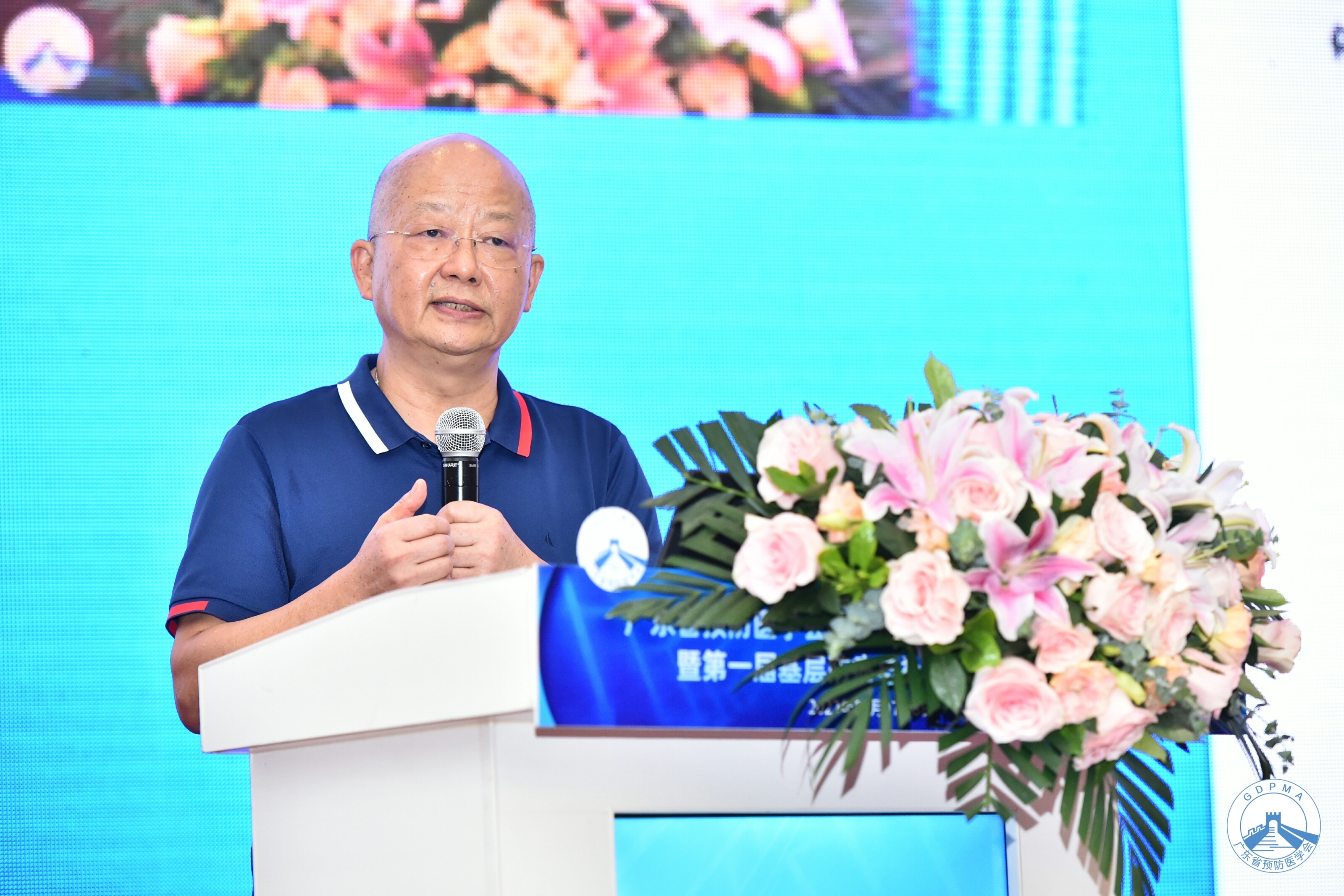 王鸣.jpg