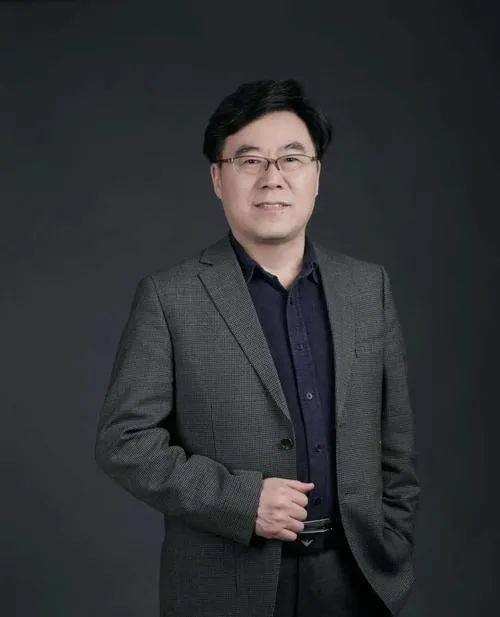 梁晓峰.jpg
