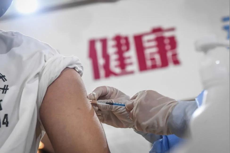 《旗帜》发表王辰、姚建红、杨维中署名文章：准确把握新时代我国公共卫生体系建设的概念及内涵