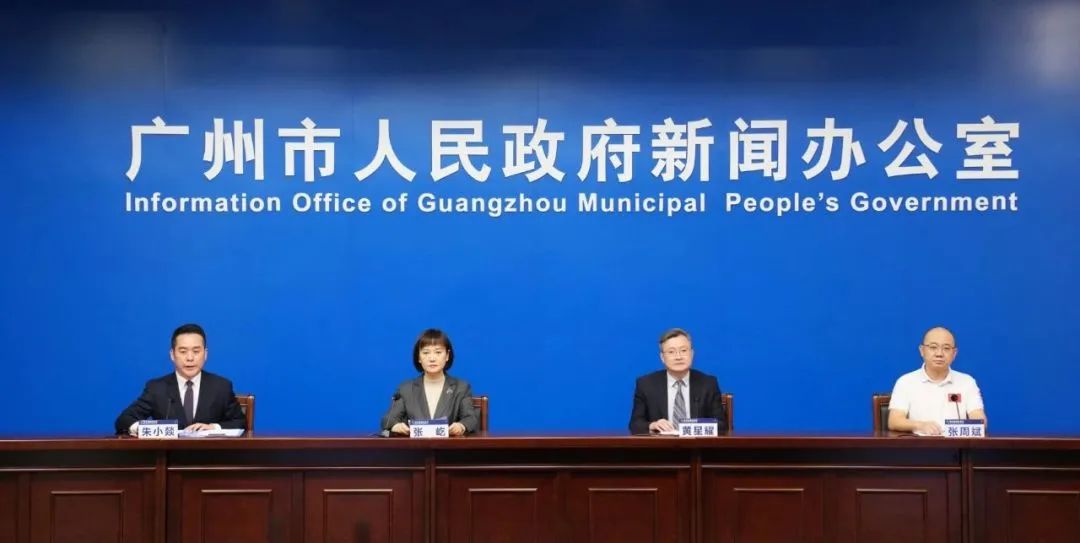 当好疫情防控的 “第一责任人”